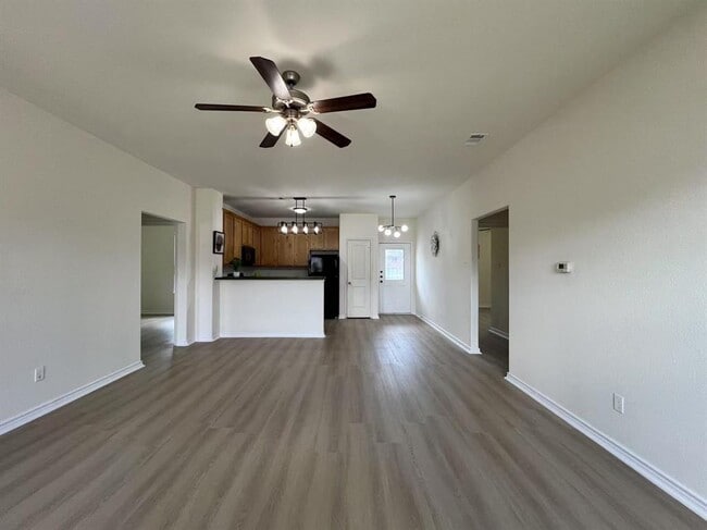 Building Photo - 112 Flat Creek Dr