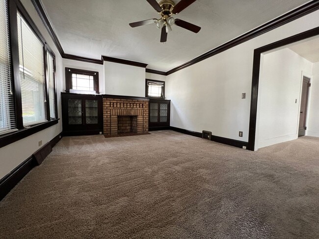 Building Photo - 2196 Lewis Dr