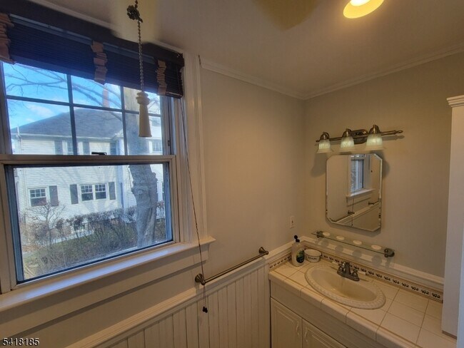 Building Photo - 140 Prospect St