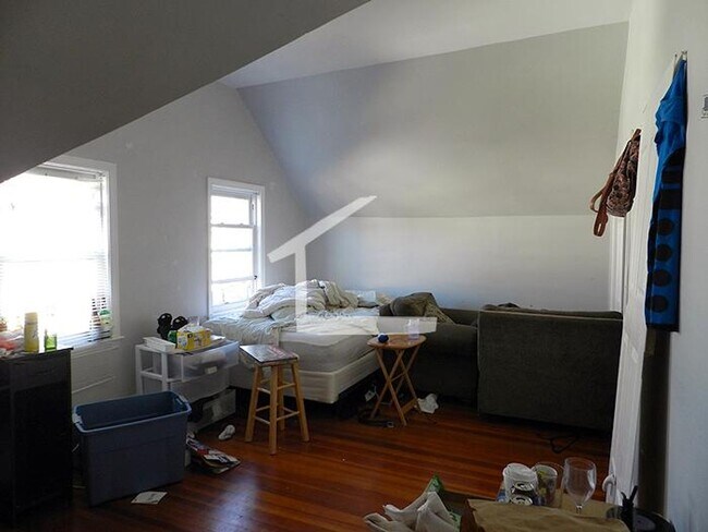 Building Photo - Large Apartment in Allston, Students Welcome! Pets Friendly. Laundry on a Site, Parking for Rent