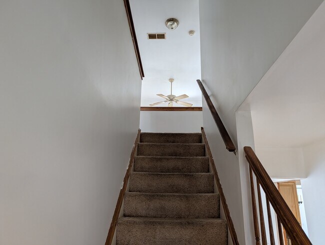 Building Photo - 843 E Princeton Cir