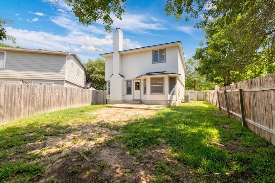 Building Photo - 1202 Green Terrace Dr