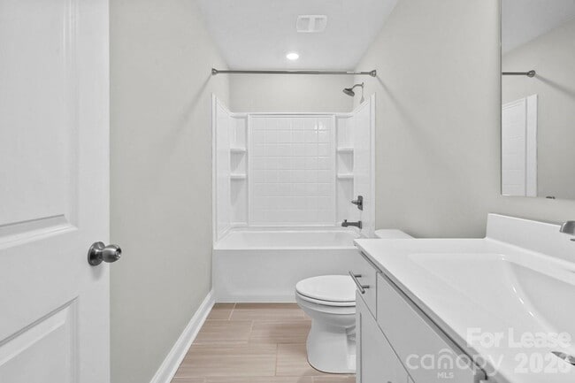 Building Photo - 1515 Hidden Falls Rd