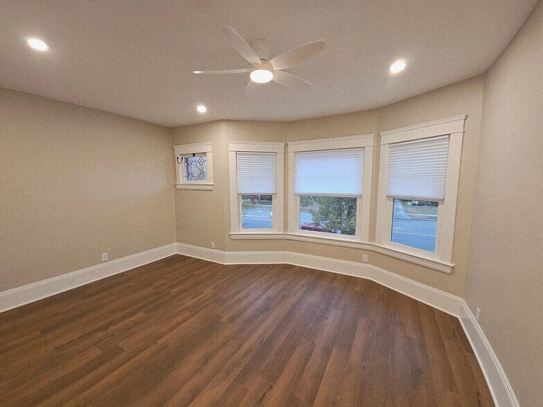 Building Photo - 9715 Clifton Blvd