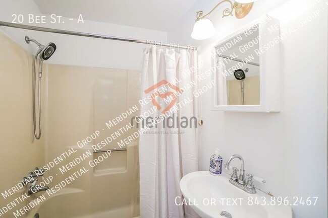 Building Photo - 20 Bee St