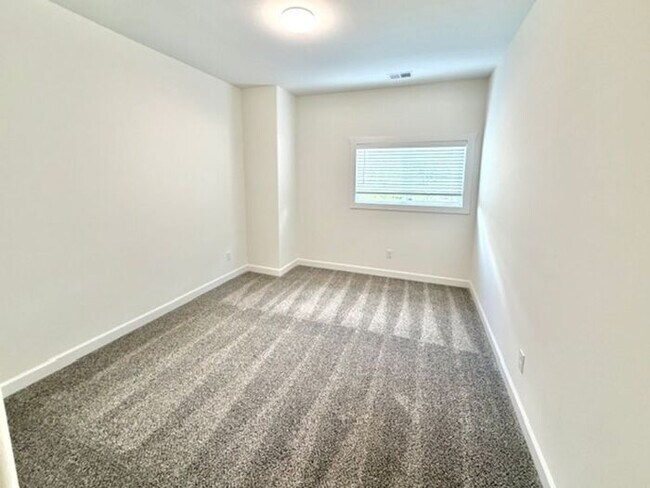 Building Photo - OPEN HOUSE! Now Leasing a Brand New 4-Bedroom 3.5 Townhome in Olive Branch-Minutes from Methodist...