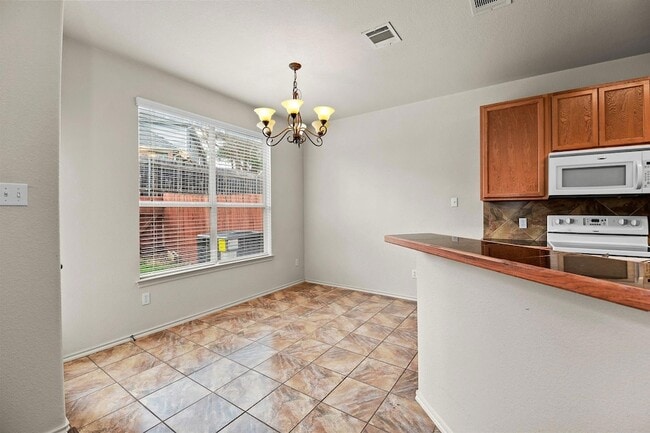 Building Photo - 2410 Great Oaks Dr