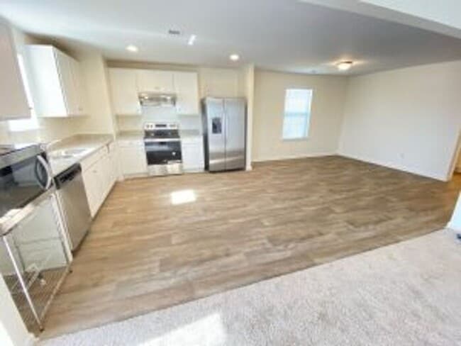 Building Photo - 233 Wahoo Cir