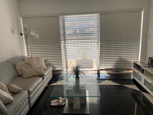 Building Photo - 3944 NE 167th St