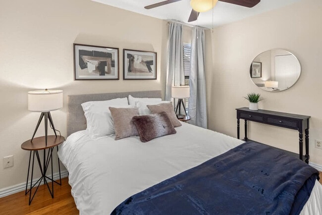 Building Photo - 2110 Loren Cir