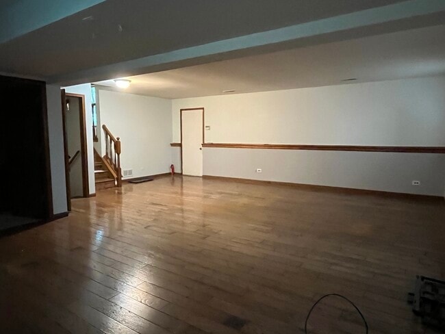Building Photo - 556 Beaconsfield Ave