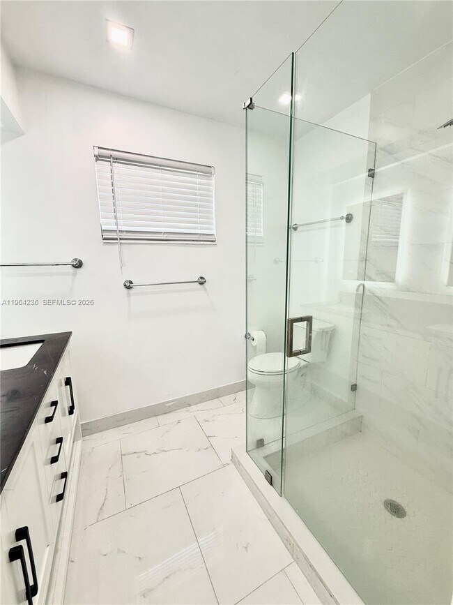 Building Photo - 4917 W Park Rd