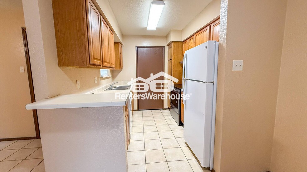 Building Photo - 13480 S Thorntree Dr