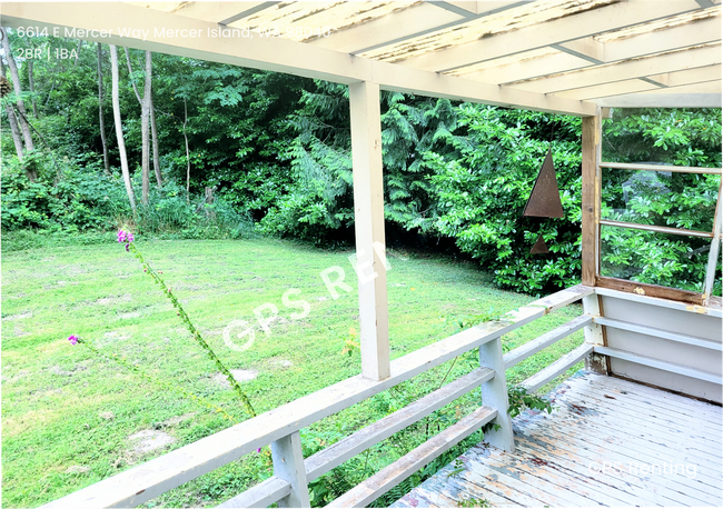 Building Photo - Rare Mercer Island Retreat – Available Now!