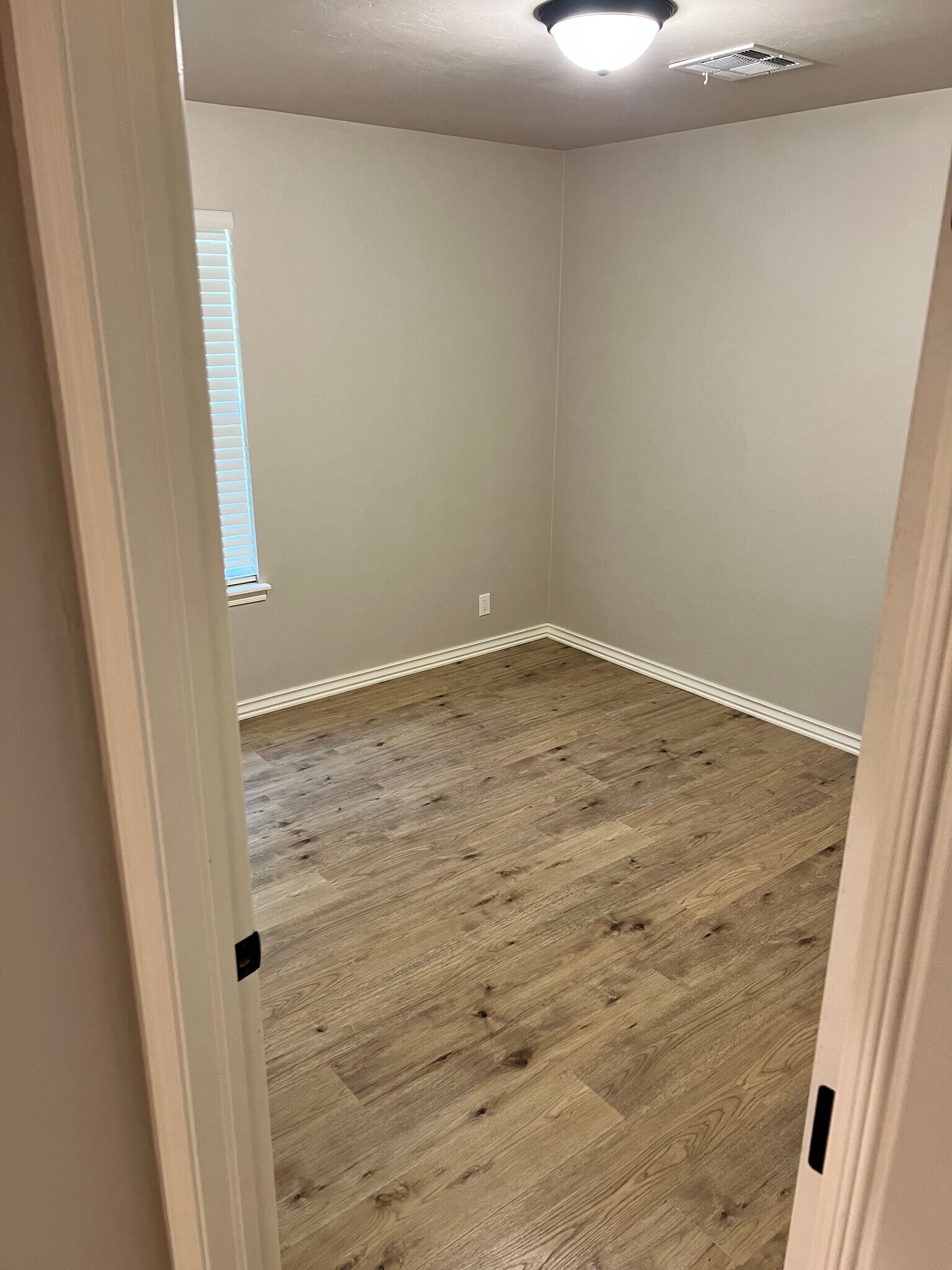 Building Photo - 1615 Iowa St