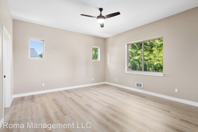Building Photo - 425 W Lake Samish Dr