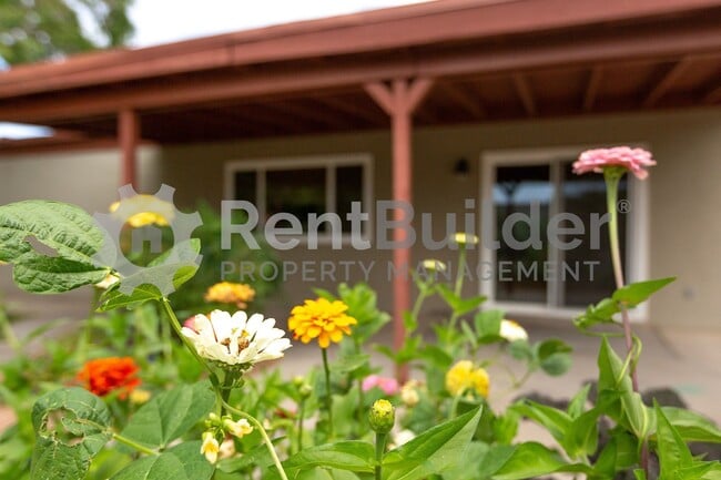 Building Photo - MONTHLY YARD SERVICE INCLUDED JUST IN TIME FOR SPRING!!!