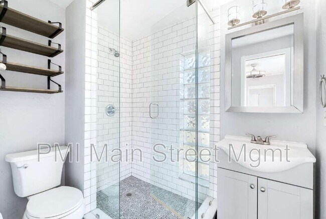 Building Photo - 707 Depugh St