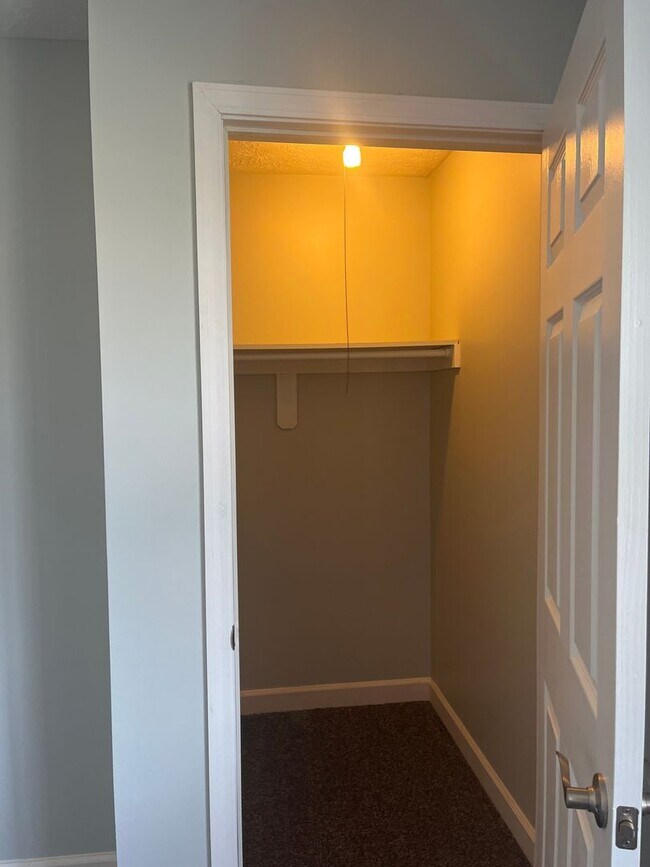 Building Photo - 3240 Summerhill Ln