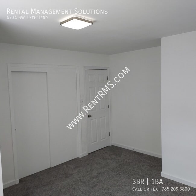 Building Photo - 4734 SW 17th Terrace