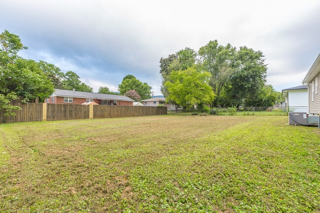 Building Photo - 43 3rd St