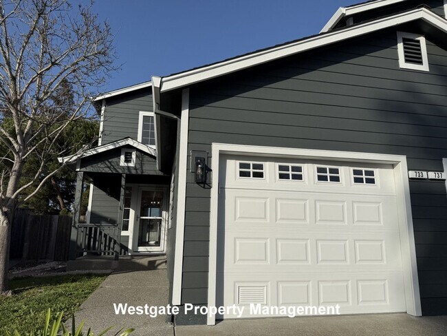 Building Photo - 737 Judith Ct