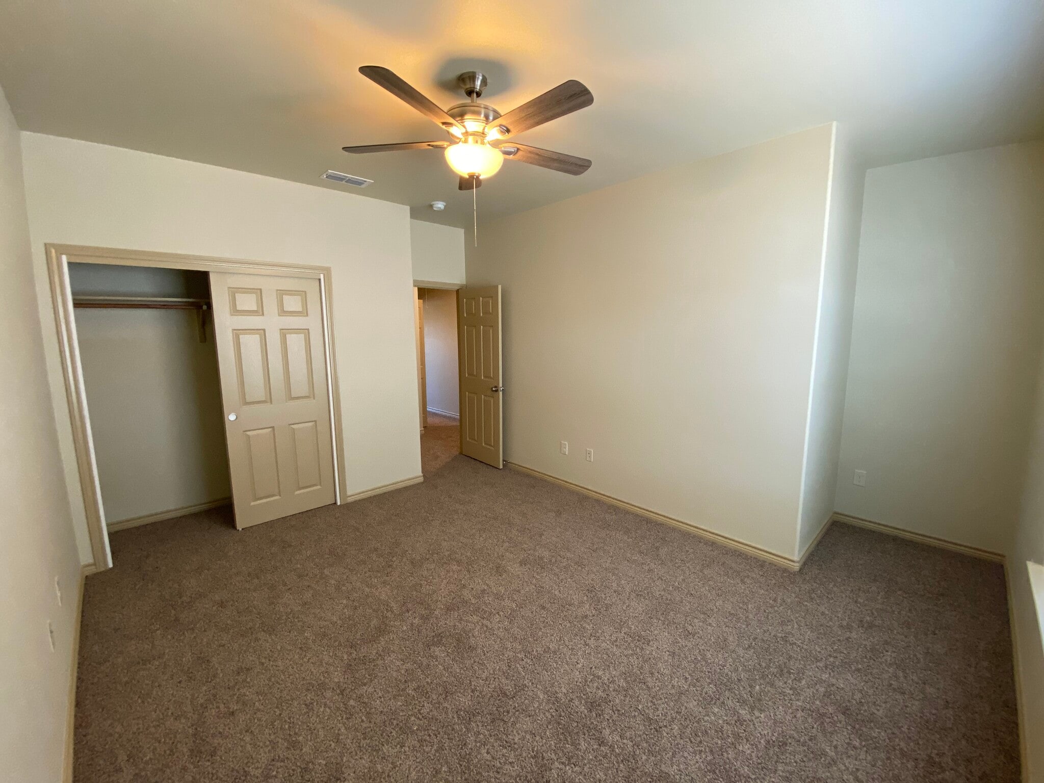Building Photo - 2304 Sailing Way N