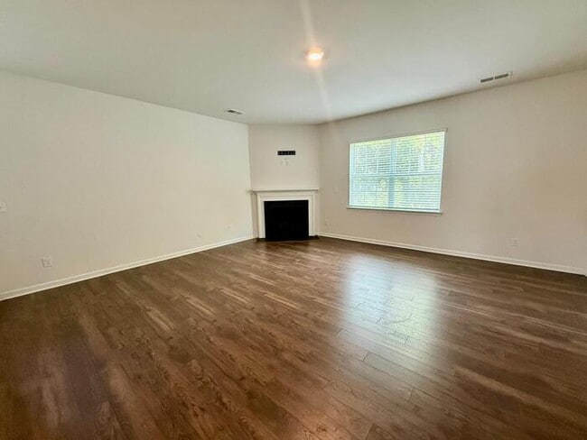 Building Photo - 13023 Newburgh Green Dr