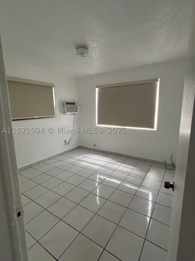 Building Photo - 5100 NW 23rd Ave