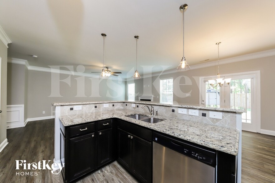 Building Photo - 136 Wintergreen Ct