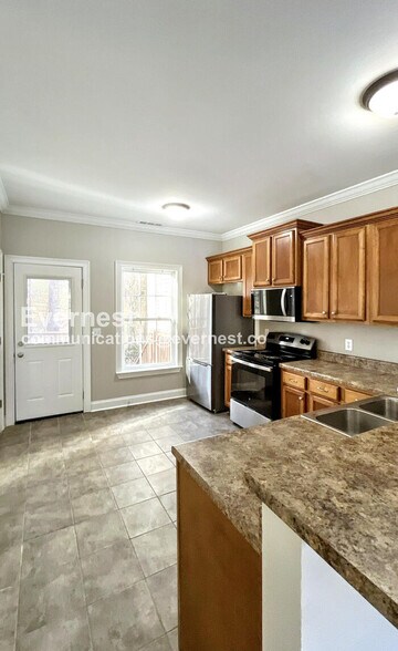 Building Photo - 13 Brown Estates Dr