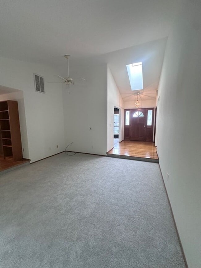 Building Photo - Lakeland Hills 3 bedroom 2 bathroom - Gara...