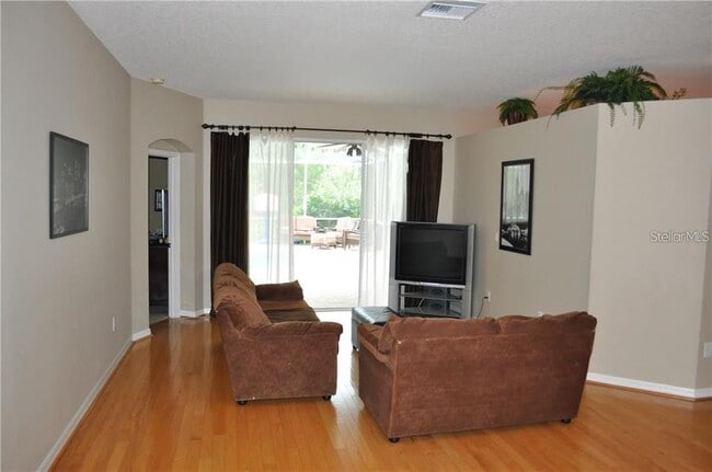 Building Photo - 4987 Kernwood Ct