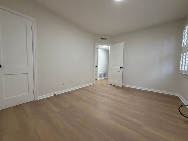 Building Photo - Available June 1st — Newly Remodeled 4BR / 2BA Home in Dalraida
