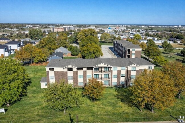 Building Photo - 600 E Marble St