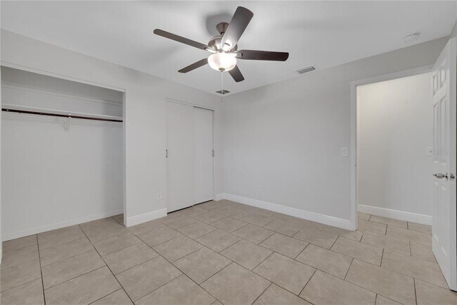 Building Photo - 1395 Meadowbrook St