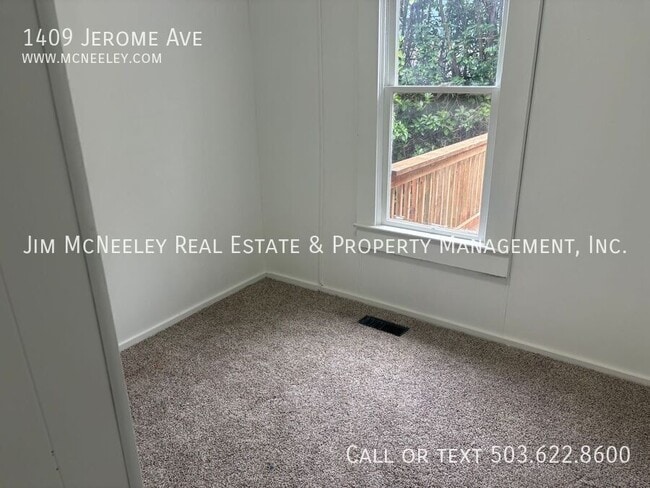 Building Photo - 1409 Jerome Ave