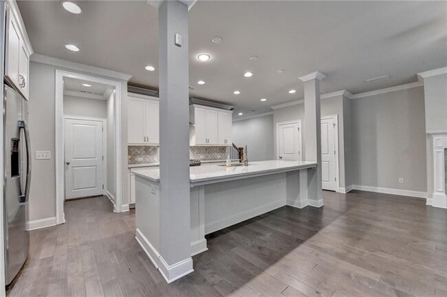 Building Photo - 5240 Cresslyn Rdg