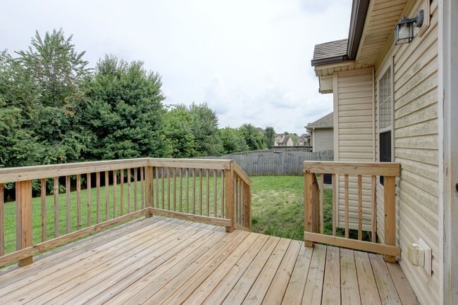 Building Photo - Sweet 3 bed 2 bath clost to post and I-24.