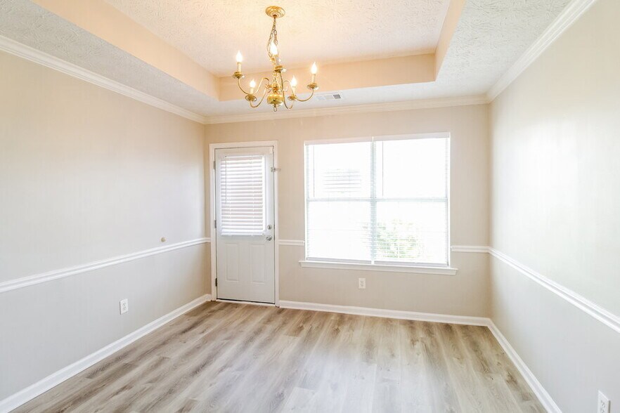 Building Photo - 1810 Midcourt Way