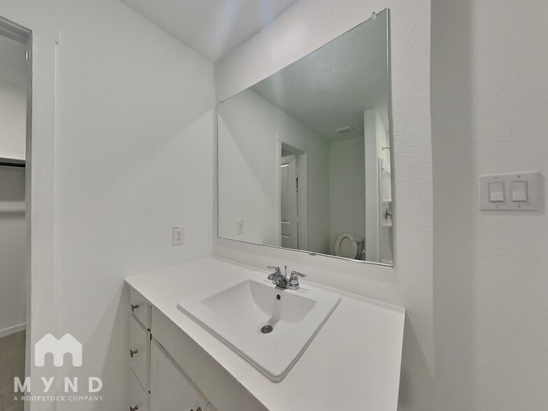 Building Photo - 1037 Calley Pear Trl