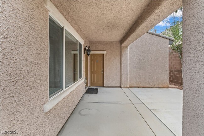 Building Photo - 2231 Desert Prairie St