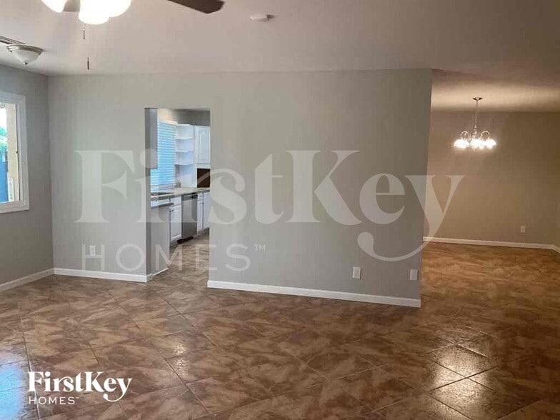 Building Photo - 4845 W Las Palmaritas Dr