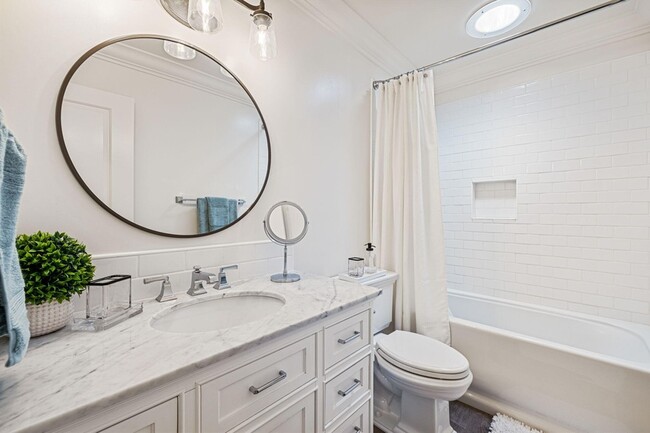 Building Photo - 46285 Cameo Palm Dr