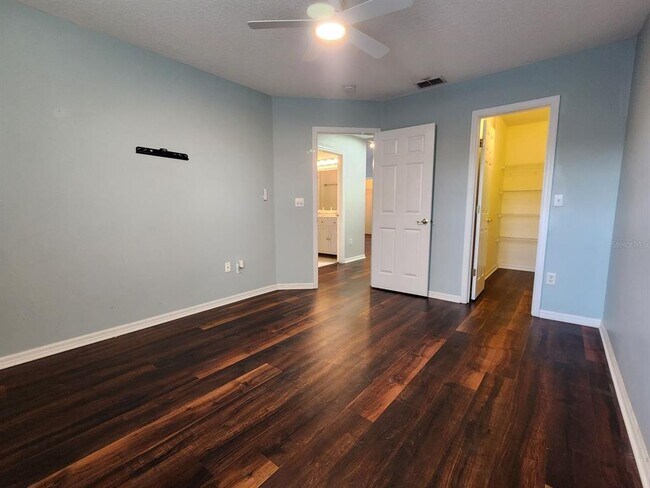 Building Photo - 1860 Ashland Trail