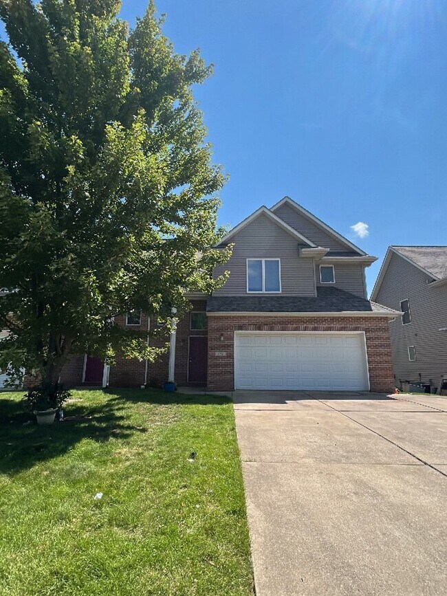 Building Photo - 2747-2751 Wyndham Ct