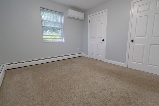 Building Photo - 225 S Main St