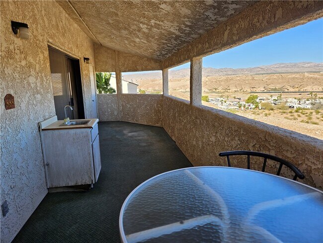 Building Photo - 2022 Merrill Ln