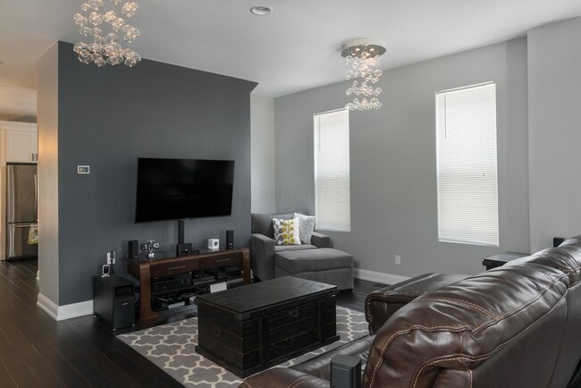 Building Photo - 1340 Oak St