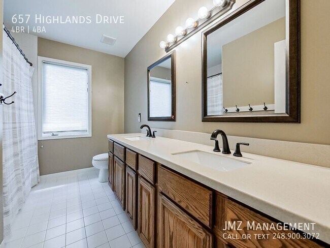 Building Photo - 657 Highlands Dr